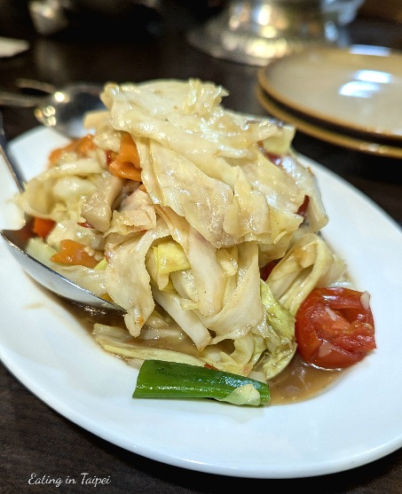 Elephant kitchen thai cabbage with shrimp sauce